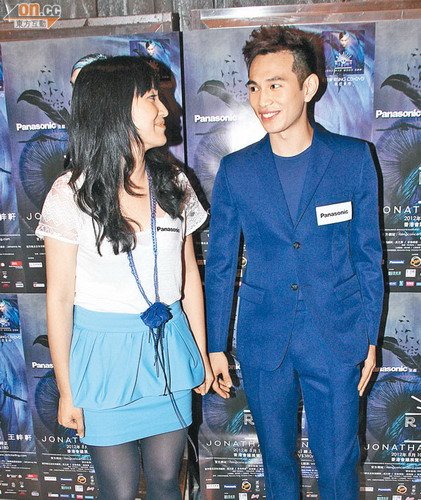 [音乐频道]王梓轩欲与薛家燕女儿接吻 专辑获莫文蔚做顾问