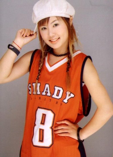 与母同整容没下来手术台 2005超女王贝丧命