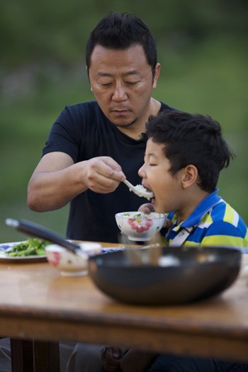 方便面升级蛋炒饭 郭涛厨艺蜕变获石头深情告白
