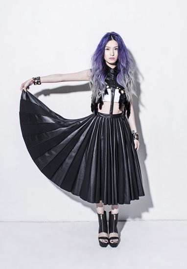 管罄《你是不是不是人》mv一镜到底 引发话题