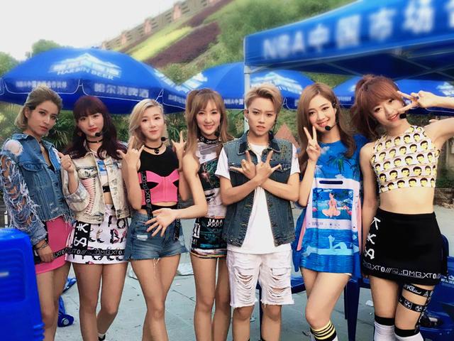 蜜蜂少女队携新曲活力开唱 获丁当鼓励