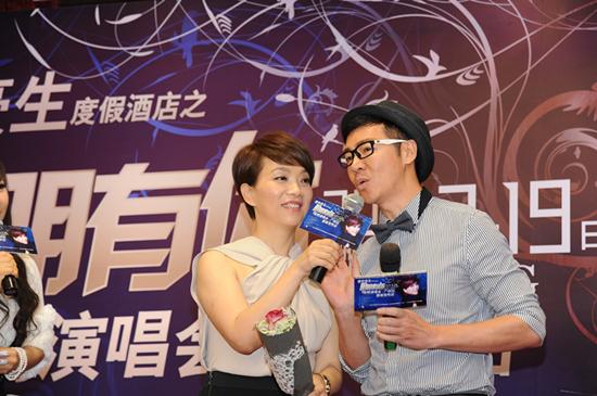 [音乐频道]陈明7月广州开个唱 现场考粤语出糗