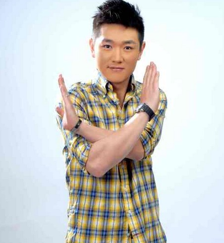 田源(资料图)腾讯娱乐讯(文/潘俊良)深陷"出轨门"风波未果,5月11日