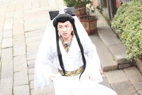奔跑吧兄弟乌镇玩变装情侣王祖蓝扮白娘子