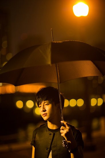 [音乐频道]薛之谦《丑八怪》mv花絮曝光 戳中社会人痛点