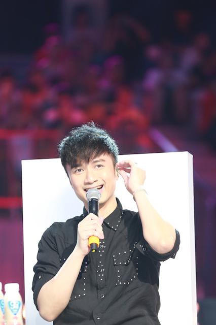 尚雯婕力挺李雨晋级全国9强 获古巨基邀歌