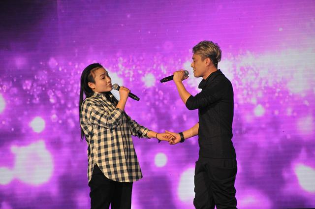 王月芳,毋淯正对唱王月芳与丈夫毋淯正和主持人互动腾讯娱乐讯 4月8日