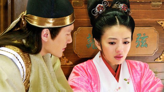 《后宫》是一部浪漫主义的励志古装剧,讲述一个宫女是如何成长的过程.