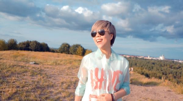 莫艳琳德国拍摄《醒来再做梦》mv 讲述真实自己