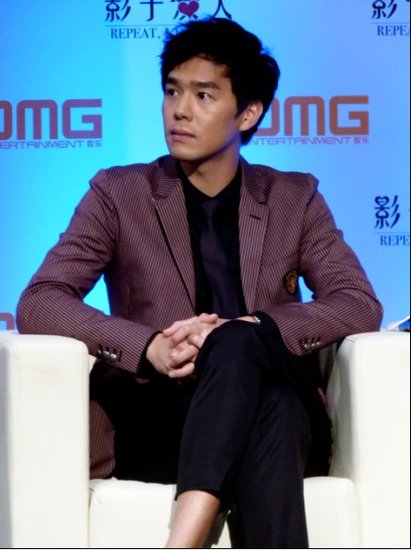 权相佑将拍下部作品十二生肖与成龙搭档