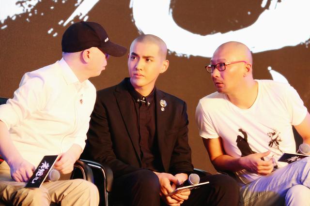 吴亦凡 与冯小刚,导演管虎台上交流