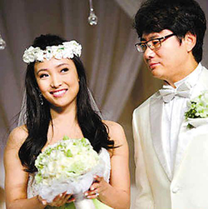 [明星新闻]白静母亲状告巨春雷诽谤 开庭当日白家未现身