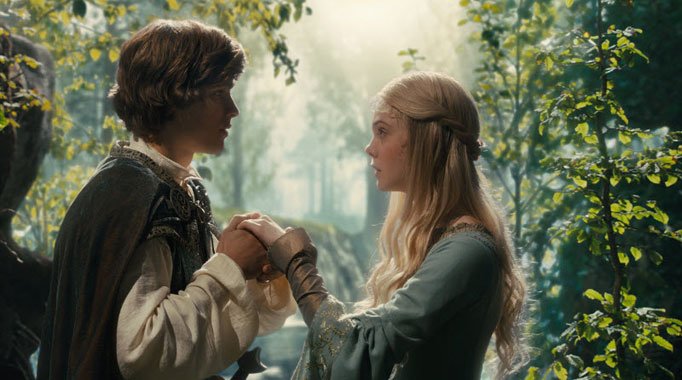 《沉睡魔咒》曝新片段剧照 再现睡美人经典场面