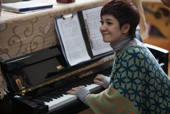 [导读]由柯以敏担任制片人和主演的公益电影《校车》,日前刚刚在武汉