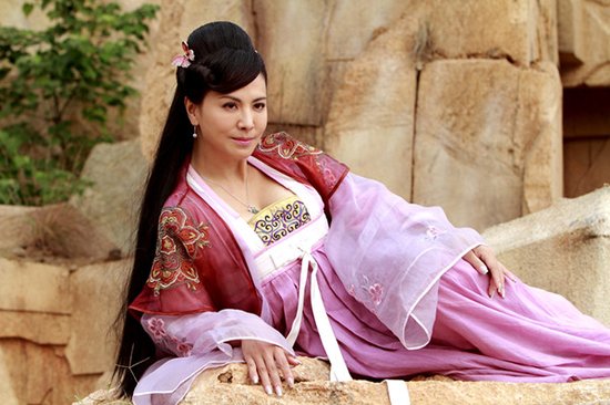 《天涯明月刀》热播 田丽造型美艳风华绝代