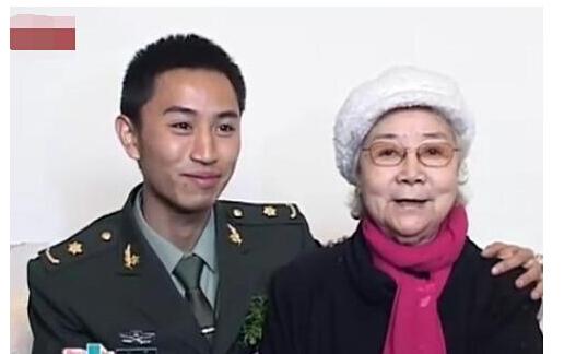 87岁田华家一个月伙食费仅1000元 草莓吃不起