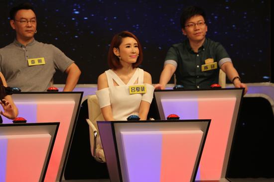 吕夏葳做客《包公来了》 直言嫁人就嫁都教授