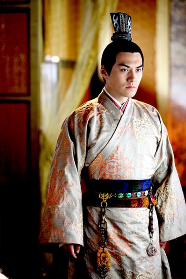 [妮妮]《倾世皇妃》热播 虐恋进级"汽油"人气暴降