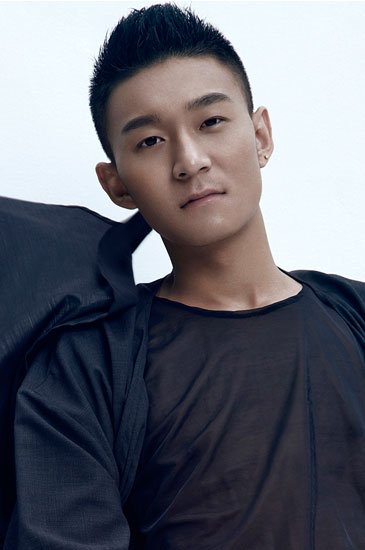 杨成瑞新歌《爱在当时》首发 告诫珍惜爱情