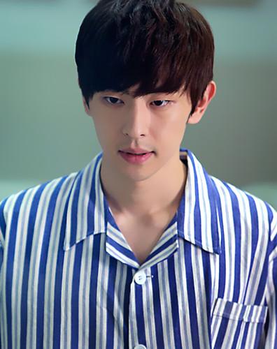 《待嫁老爸》邓伦化身暖男 为朱丹寻爱护航