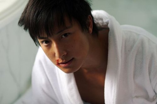 《出水芙蓉》揭圈内黑幕 方力申经历类似朴龙河