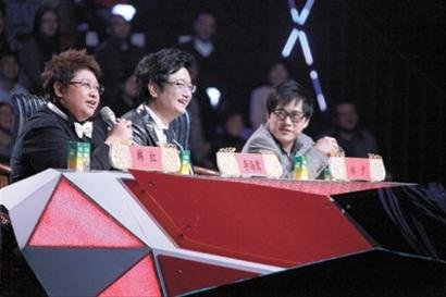 来大腕评委 韩红  微博)(微信号:hanhongweixin  ,李海鹰,林夕(左起)