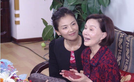 [电视新闻]《知足常乐》归亚蕾饰演现代丈母娘 自爆择婿观