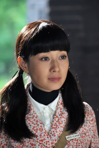 大型年代情感史诗电视剧《风和日丽》正在浙江卫视和东方卫视热播,该