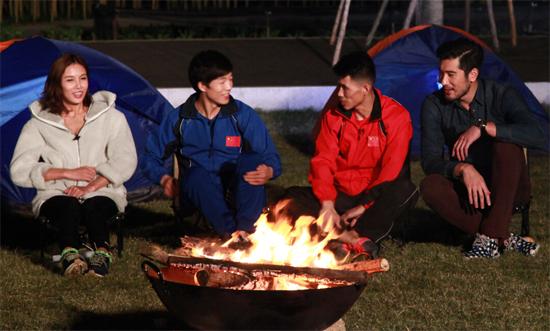 康复野营经理人拼才艺 张蓝心秀长腿高以翔变dj