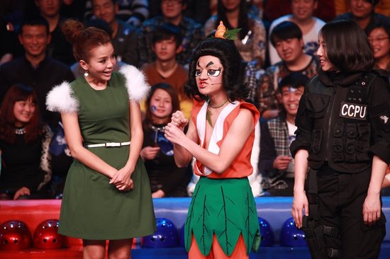 全新一期《正大综艺墙来啦》节目中王祖蓝化身葫芦娃,high翻全场