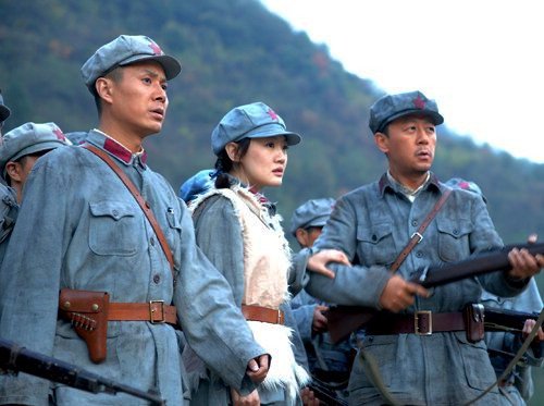 薛佳凝《勋章》变军医 与郭涛郭广平陷感情纠葛 |※电视剧讨论区