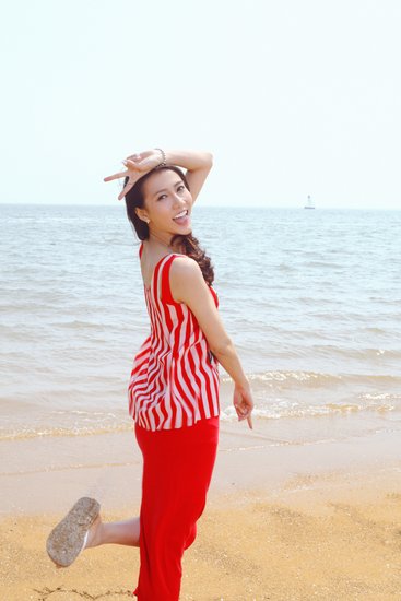 [音乐频道]弦子转身变综艺女王 首波mv《看走眼》推迟曝光