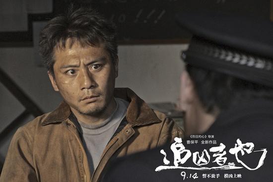 刘烨在《追凶者也》中有惊险的翻车戏