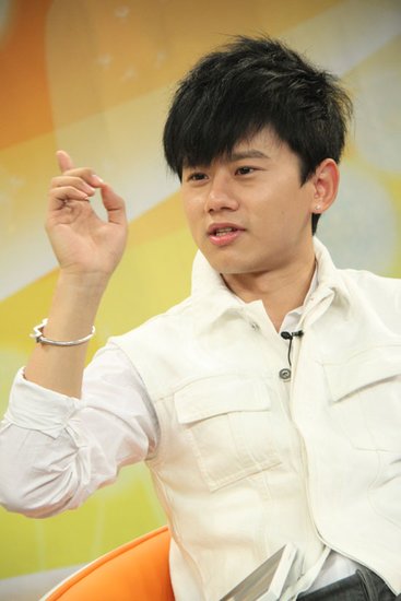 张杰携新专辑做客 称蔡康永何炅是心灵导师