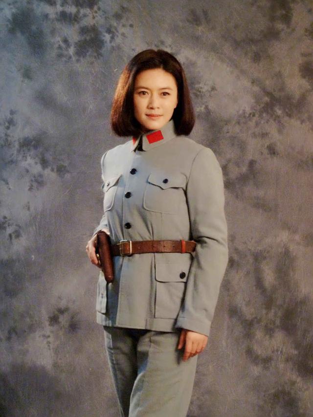 田海蓉化身军中女神 述跌宕起伏的传奇人生