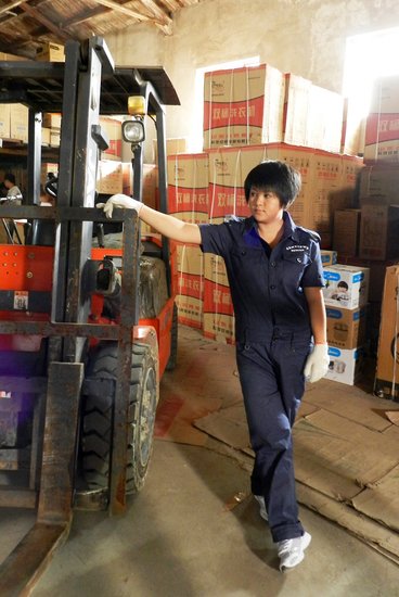 [电影资讯]《卧龙岗》曝片场花絮 雪村受伤俞晴玩命