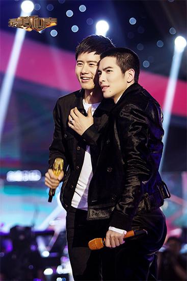 综艺节目要闻《最美和声》萧敬腾张杰互夸 谭维维收婚