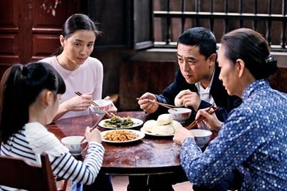 娱乐乐翻天 《爷们儿》将播 小宋佳张嘉译演绎新"国民cp"