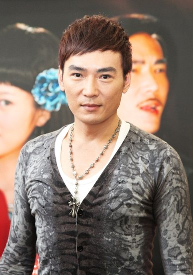 焦恩俊(微博)饰张墨白风采不减