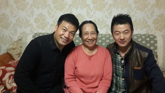 彭高平公益助唱《母亲》 主题曲直击人心