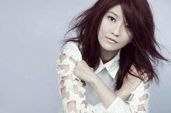 轻熟女温润蜕变三部曲 蔡淳佳自信宣告《获得》