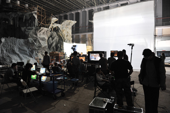 [电影资讯]《传奇》曝神秘溶洞 揭好莱坞大片拍摄过程