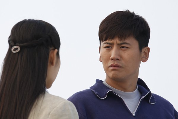 由于晓光,史可主演的大型情感电视剧《二叔》,昨日在山东卫视温情收官