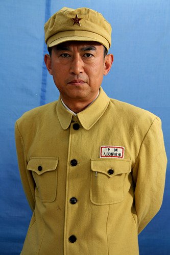 《石光荣的战火青春》热拍 马杰政委范儿十足