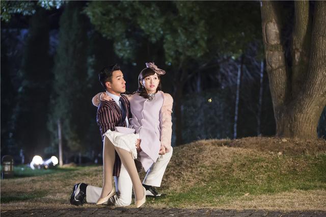 《千金女贼》杀青 刘恺威唐嫣"公主抱"欢庆