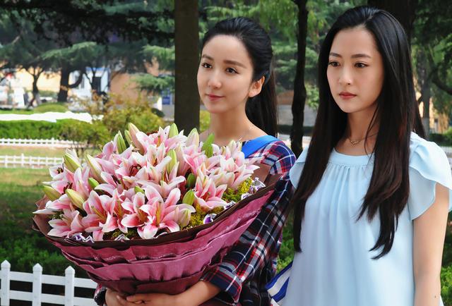 《姐妹》娄艺潇显清新 金句频出"很萌很暴力"