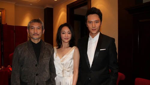 传周迅冯绍峰姐弟恋曝光 两当事人愤怒辟谣