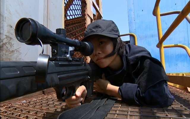 《超级女兵》今晚6进4女兵接受"特工使命"