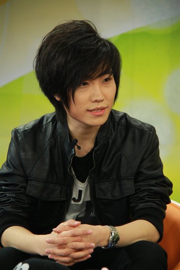 2011年,徐良凭借歌曲《犯贱》受到更多关注,随后,徐良凭借《坏女孩》