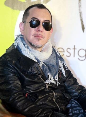 黄秋生力挺舒淇:发裸照网友心理缺陷如性无能